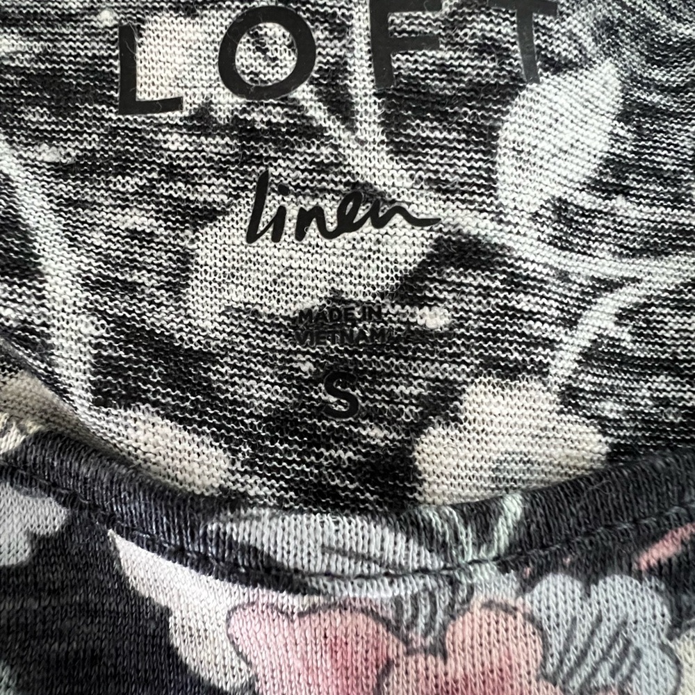 LOFT Black Floral Short Sleeve Tee - Picture 3 of 3